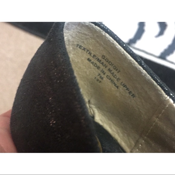 Classic Black Guess Flats - Picture 6 of 7